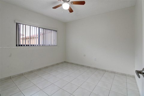 Copropriété à vendre à Hialeah, Floride: 2 chambres, 85.93 m2 № 1353962 - photo 14