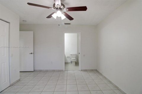 Copropriété à vendre à Hialeah, Floride: 2 chambres, 85.93 m2 № 1353962 - photo 9