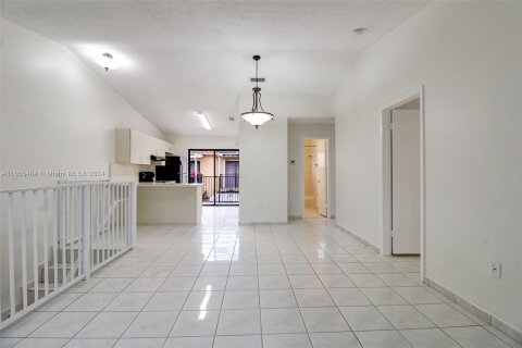 Condo in Hialeah, Florida, 2 bedrooms  № 1353962 - photo 3