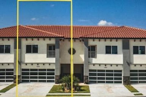 Adosado en venta en Davenport, Florida, 4 dormitorios, 206.61 m2 № 1295674 - foto 2