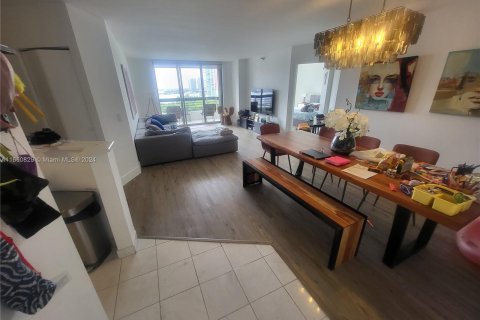 Copropriété à vendre à Aventura, Floride: 2 chambres, 109.72 m2 № 1377484 - photo 3