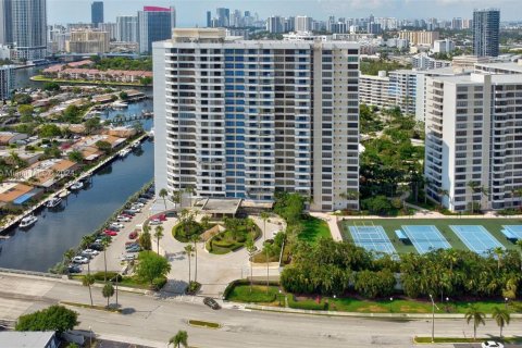 Copropriété à vendre à Hallandale Beach, Floride: 2 chambres, 146.79 m2 № 1377487 - photo 5