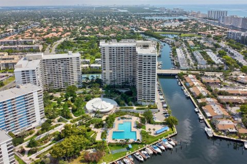 Copropriété à vendre à Hallandale Beach, Floride: 2 chambres, 146.79 m2 № 1377487 - photo 2