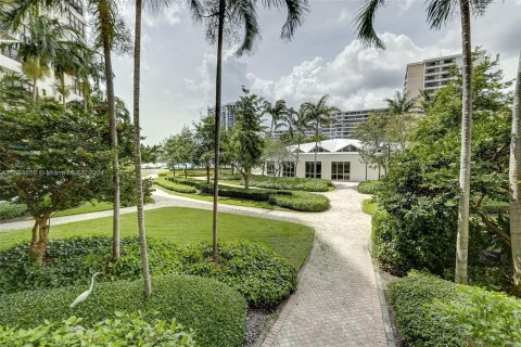 Copropriété à vendre à Hallandale Beach, Floride: 2 chambres, 146.79 m2 № 1377487 - photo 27