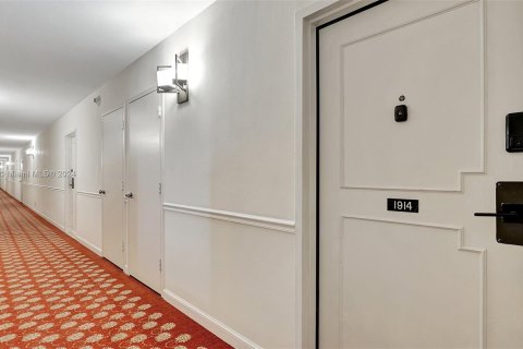 Copropriété à vendre à Hallandale Beach, Floride: 2 chambres, 146.79 m2 № 1377487 - photo 6