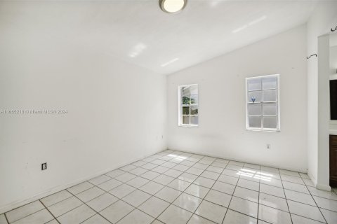 Casa en venta en Miami, Florida, 3 dormitorios, 134.06 m2 № 1377486 - foto 19