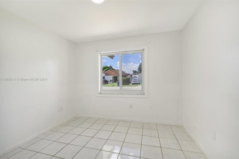 Villa ou maison à vendre à Miami, Floride: 3 chambres, 134.06 m2 № 1377486 - photo 28