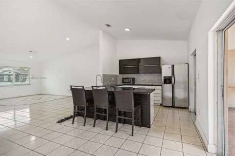 Casa en venta en Miami, Florida, 3 dormitorios, 134.06 m2 № 1377486 - foto 9