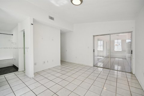 Villa ou maison à vendre à Miami, Floride: 3 chambres, 134.06 m2 № 1377486 - photo 21