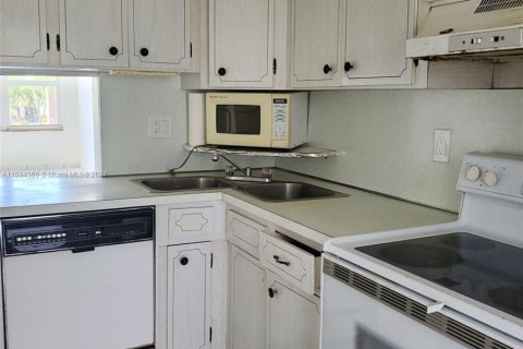 Condominio en venta en Hallandale Beach, Florida, 1 dormitorio, 99.5 m2 № 1188138 - foto 7