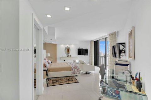 Condominio en venta en Aventura, Florida, 3 dormitorios, 242.01 m2 № 1004272 - foto 23
