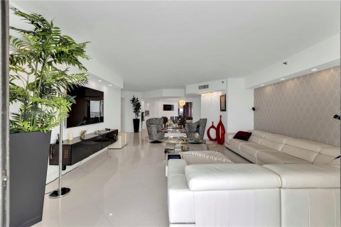 Condominio en venta en Aventura, Florida, 3 dormitorios, 242.01 m2 № 1004272 - foto 7