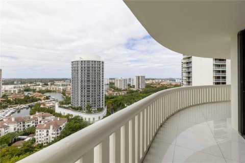 Condominio en venta en Aventura, Florida, 3 dormitorios, 242.01 m2 № 1004272 - foto 20