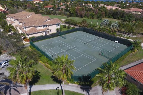 Villa ou maison à vendre à Palm City, Floride: 2 chambres, 205.13 m2 № 1121283 - photo 2