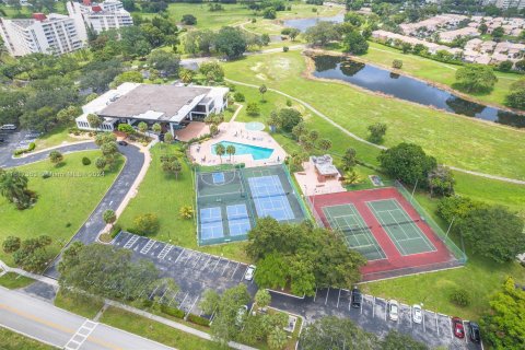 Condominio en venta en Lauderhill, Florida, 2 dormitorios, 102.19 m2 № 1238661 - foto 2