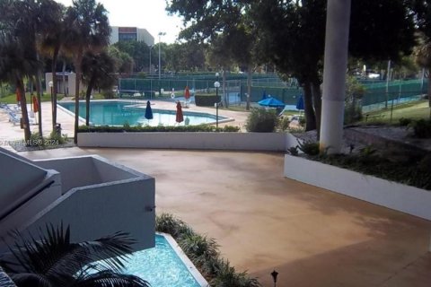 Condominio en venta en Lauderhill, Florida, 2 dormitorios, 102.19 m2 № 1238661 - foto 27