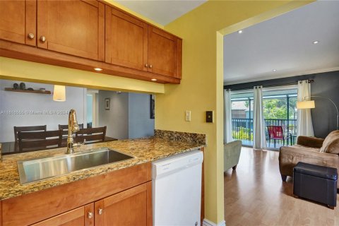 Condo in Oakland Park, Florida, 2 bedrooms  № 1238660 - photo 25