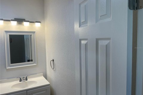 Dúplex en venta en Holly Hill, Florida, 4 dormitorios, 167.97 m2 № 910587 - foto 11