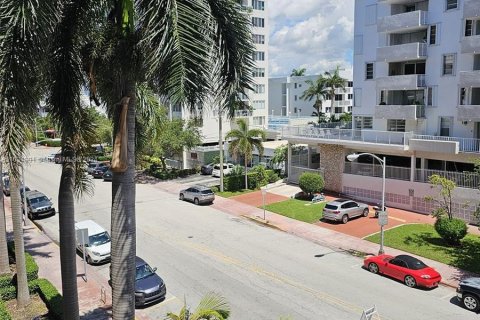 Copropriété à vendre à Miami Beach, Floride: 1 chambre, 67.82 m2 № 1293168 - photo 2