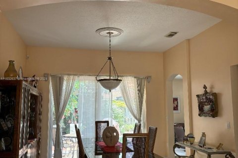 Casa en venta en Miami, Florida, 3 dormitorios, 155.33 m2 № 1293213 - foto 4