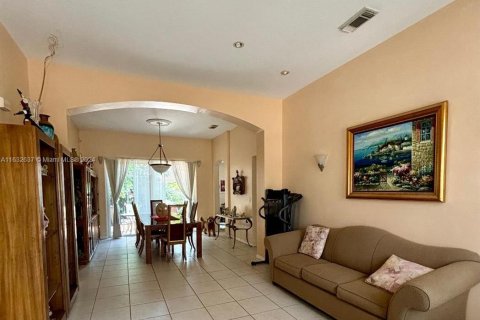 Villa ou maison à vendre à Miami, Floride: 3 chambres, 155.33 m2 № 1293213 - photo 2