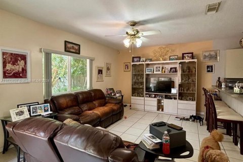 Casa en venta en Miami, Florida, 3 dormitorios, 155.33 m2 № 1293213 - foto 7