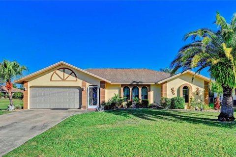 Villa ou maison à vendre à Punta Gorda, Floride: 3 chambres, 165.27 m2 № 1335030 - photo 1