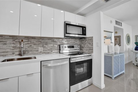 Condo in Aventura, Florida, 1 bedroom  № 1421702 - photo 25