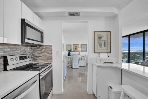 Condo in Aventura, Florida, 1 bedroom  № 1421702 - photo 29