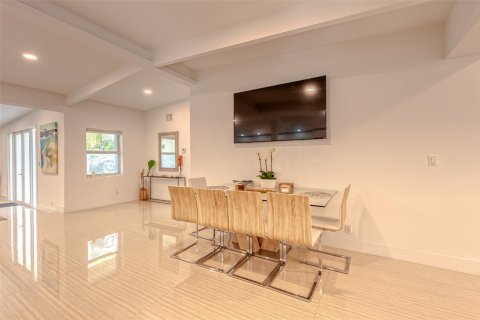 Casa en venta en Fort Lauderdale, Florida, 4 dormitorios, 318.84 m2 № 945780 - foto 20