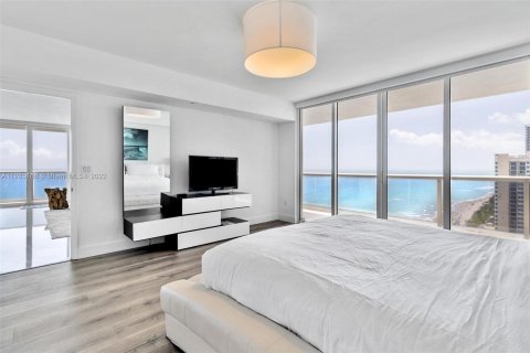 Condominio en alquiler en Hallandale Beach, Florida, 3 dormitorios, 191.84 m2 № 103072 - foto 6