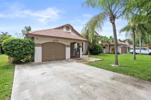 Villa ou maison à vendre à Deerfield Beach, Floride: 3 chambres, 153.75 m2 № 1103177 - photo 2