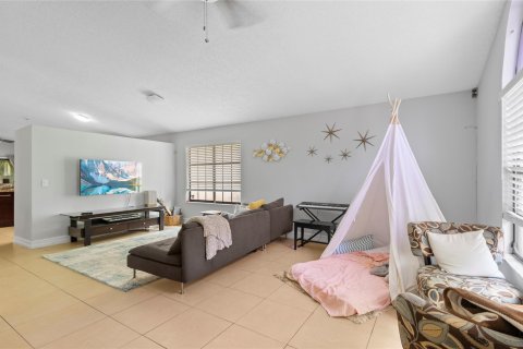 Villa ou maison à vendre à Deerfield Beach, Floride: 3 chambres, 153.75 m2 № 1103177 - photo 21