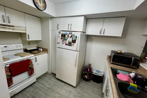 Condo in Sunrise, Florida, 2 bedrooms  № 1117048 - photo 15