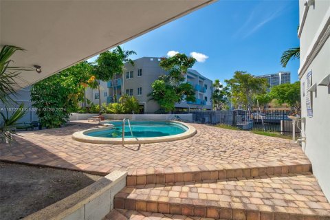 Condo in North Miami Beach, Florida, 1 bedroom  № 1269123 - photo 28