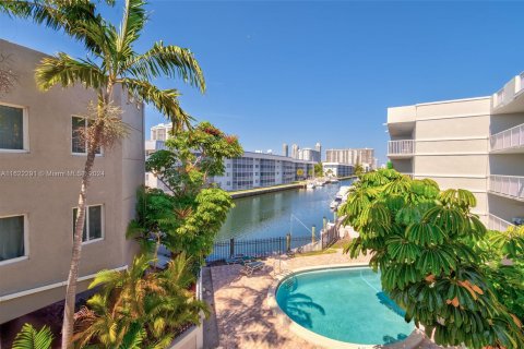 Condominio en venta en North Miami Beach, Florida, 1 dormitorio, 69.68 m2 № 1269123 - foto 25