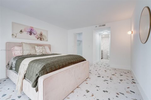 Condo in North Miami Beach, Florida, 1 bedroom  № 1269123 - photo 20