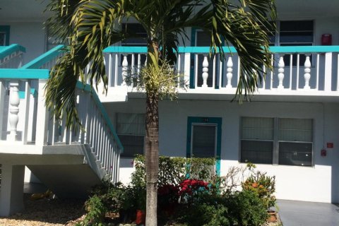 Condominio en venta en Deerfield Beach, Florida, 2 dormitorios, 76.18 m2 № 869848 - foto 1