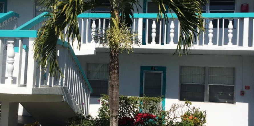 Condominio en Deerfield Beach, Florida, 2 dormitorios  № 869848