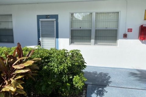 Купить кондоминиум в Дирфилд-Бич, Флорида 2 спальни, 76.18м2, № 869848 - фото 5