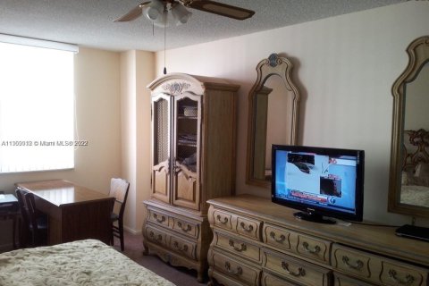 Copropriété à vendre à Sunny Isles Beach, Floride: 1 chambre, 87.61 m2 № 178185 - photo 11