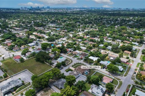 Купить коммерческую недвижимость в Норт-Майами-Бич, Флорида № 530356 - фото 7
