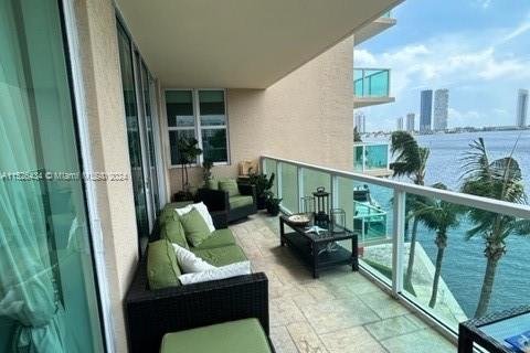 Condo in Aventura, Florida, 3 bedrooms  № 986733 - photo 1