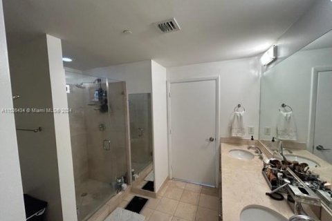 Copropriété à vendre à Aventura, Floride: 3 chambres, 171.78 m2 № 986733 - photo 2