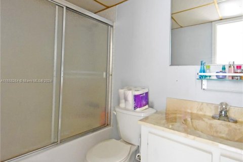 Condo in Sunny Isles Beach, Florida, 1 bedroom  № 1372414 - photo 13