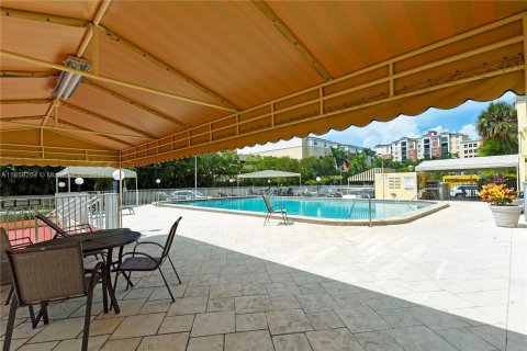 Condo in Sunny Isles Beach, Florida, 1 bedroom  № 1372414 - photo 21