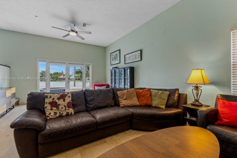 Villa ou maison à vendre à Pembroke Pines, Floride: 4 chambres, 240.34 m2 № 1231832 - photo 19