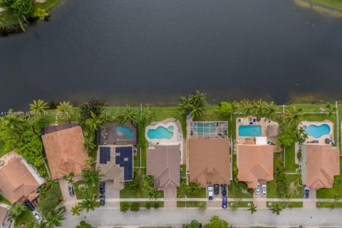 Villa ou maison à vendre à Pembroke Pines, Floride: 4 chambres, 240.34 m2 № 1231832 - photo 5