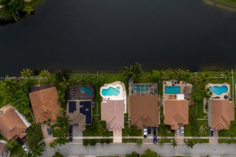 Villa ou maison à vendre à Pembroke Pines, Floride: 4 chambres, 240.34 m2 № 1231832 - photo 4