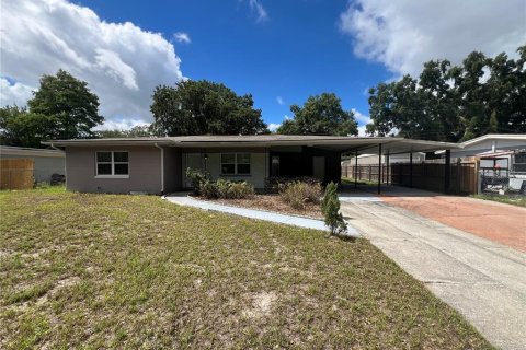 House in Tampa, Florida 3 bedrooms, 104.98 sq.m. № 1265562 - photo 1